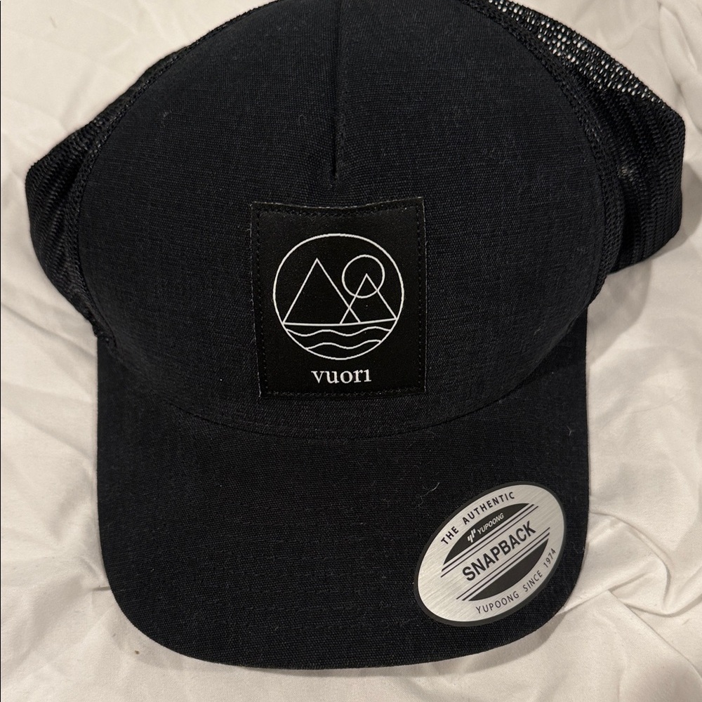 Vuori Charcoal Mesh Snapback Cap